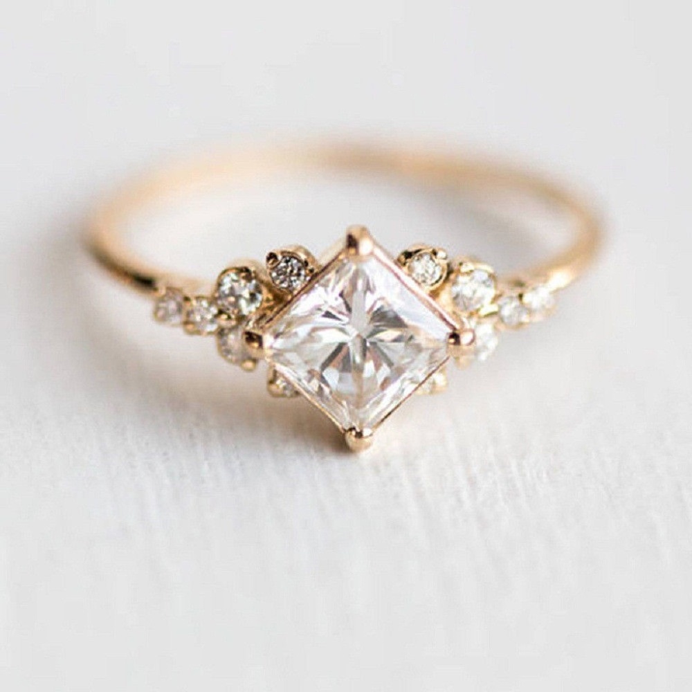 Dazzling Princess Cut White Sapphire 18K Gold Ring - Picture 1 of 6